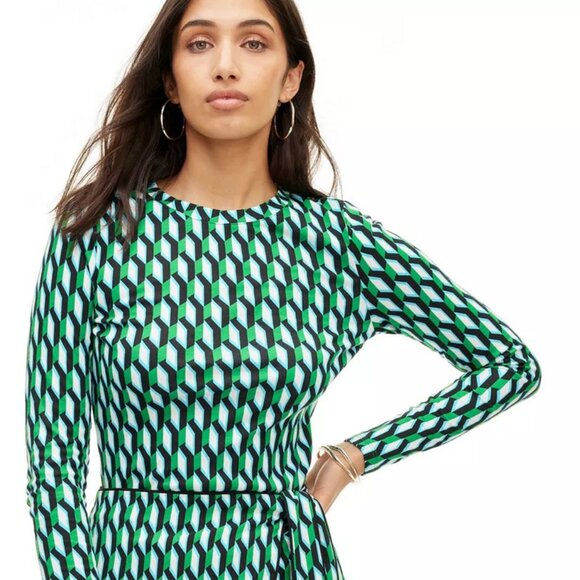 DVF Crewneck Arrow Geo Green Long Sleeve Top NwoT Size LARGE - Picture 1 of 6